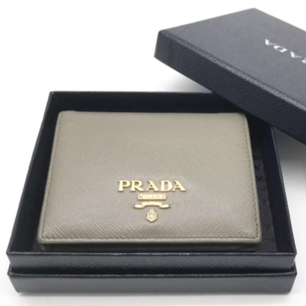Prada Bifold Wallet w/COA (online)